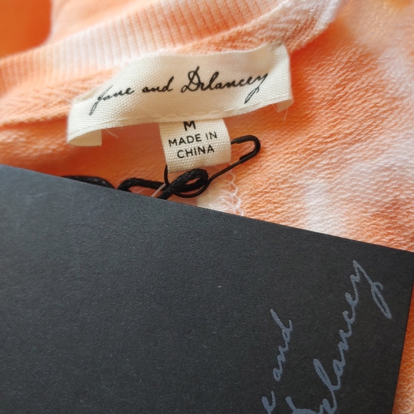 Jane and Delancey - Tie Dye Long Sleeve Round Neck Shirt   Size M  NWT!! - Picture 6 of 6